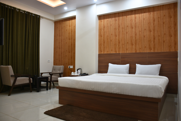 Executive Room alternate view 3